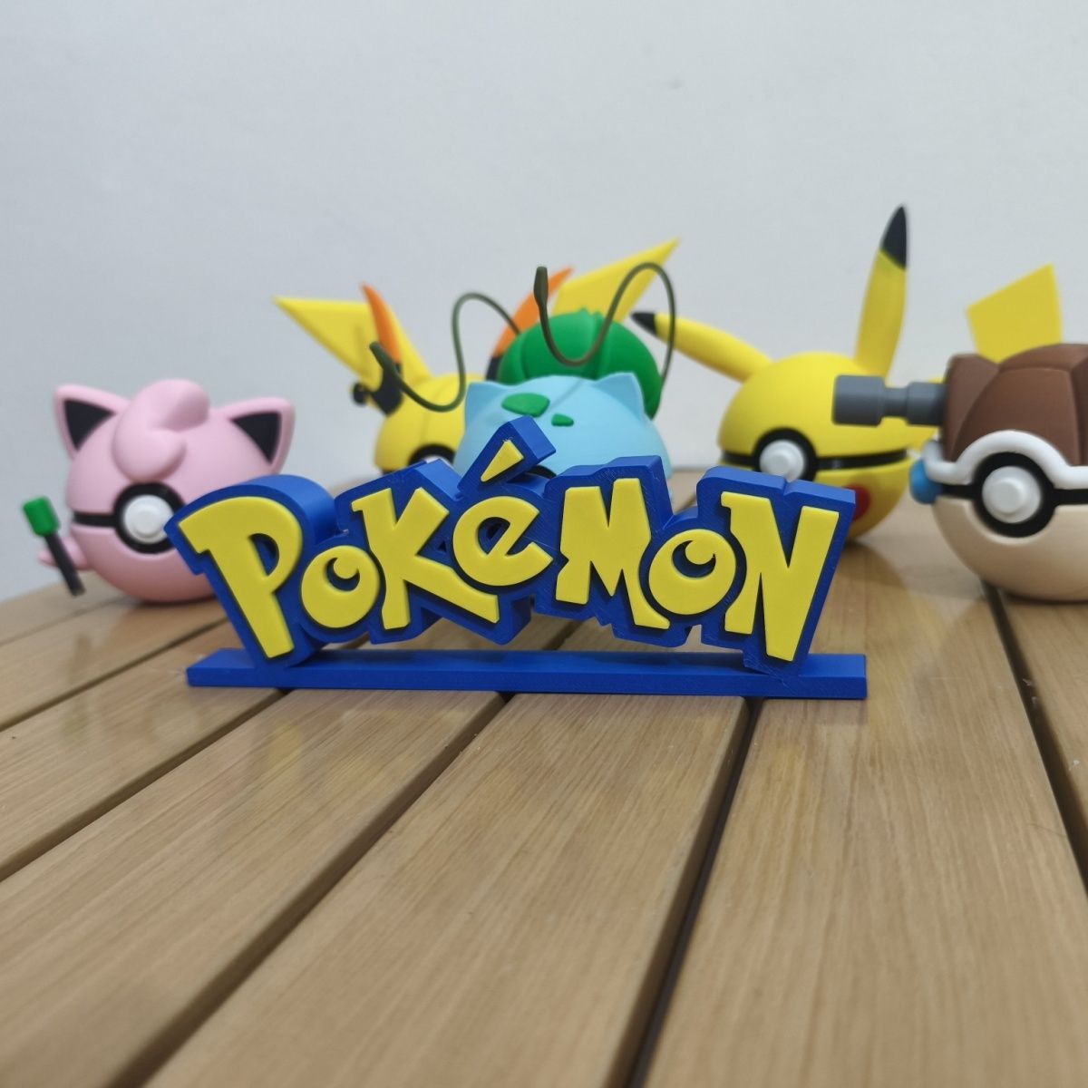 Espositore con logo Pokemon, n - Anime Merchandise Figures recensione e prezzo